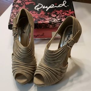 Qupid Nydia Velvet Stiletto with buckle